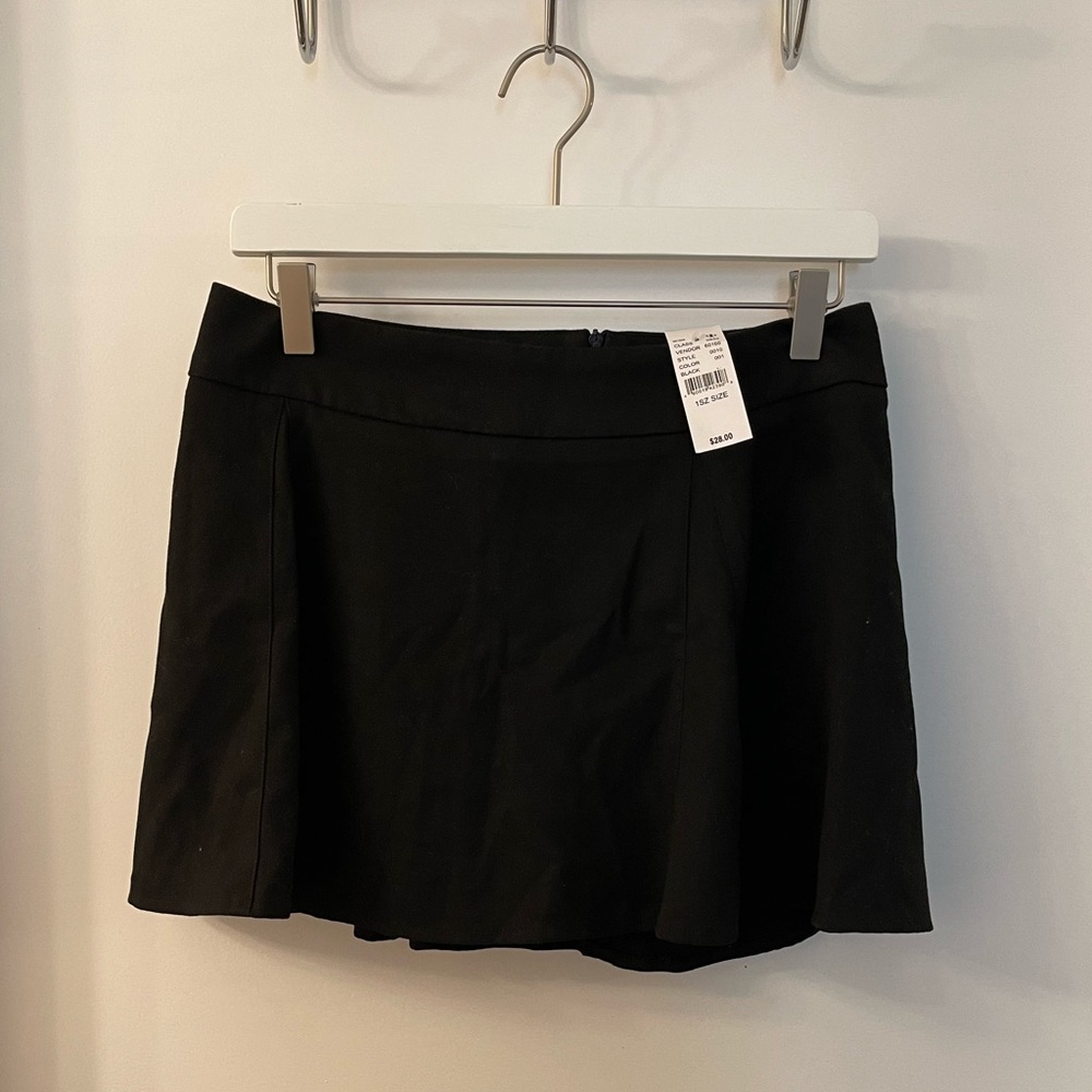 Brandy Melville John Galt Black Zip Skort, Skirt/Shorts